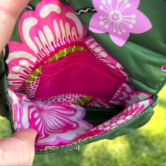 VERA BRADLEY Puffy Quilted Wristlet in Fern/Green - Picture 3 of 5